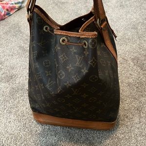 Authentic Louis Vuitton Noe